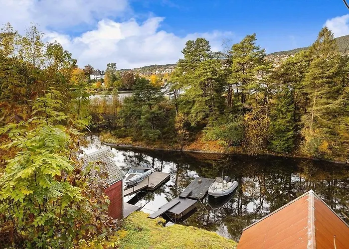 Traditional Norwegian Villa, Bay View And Boat *