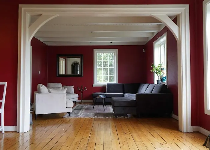 Traditional Norwegian Villa, Bay View And Boat *